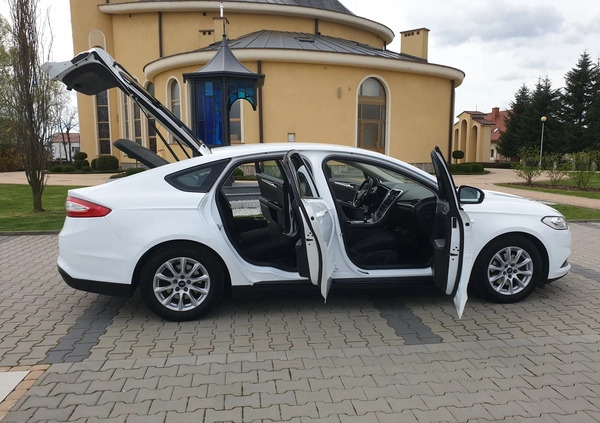 Ford Mondeo cena 49900 przebieg: 164265, rok produkcji 2017 z Rzeszów małe 781